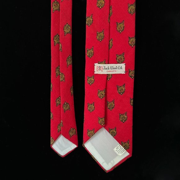 Vintage Jack Wood Ltd. Charlotte Neck Tie Wolf Print Red Wool Blocked in England - Picture 11 of 11